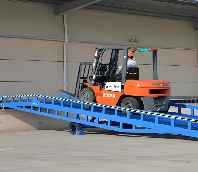 淮阳移动式卸货平台（叉车用）